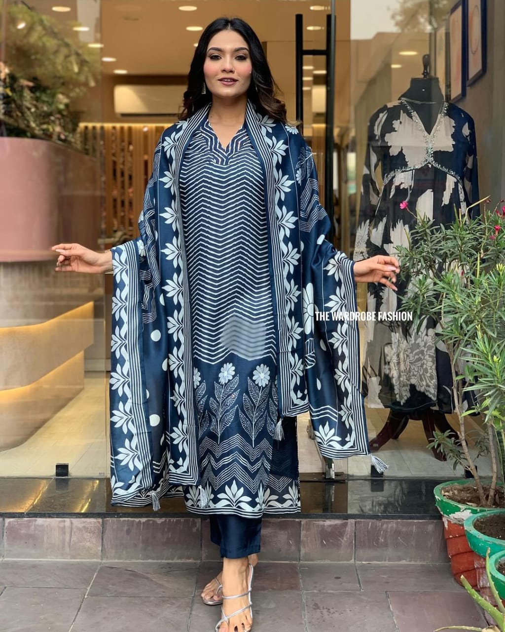 Maslin Suit Maslin Pent With Maslin Digital Print Dupatta