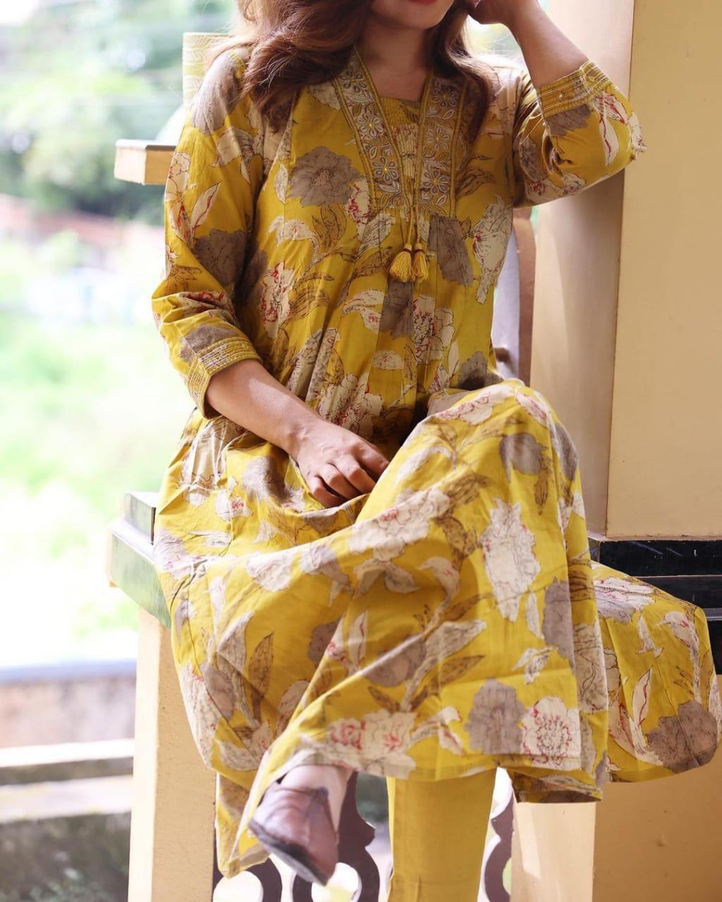 Beautiful Yellow A Line Saganeri Block Print Kurti With Pant