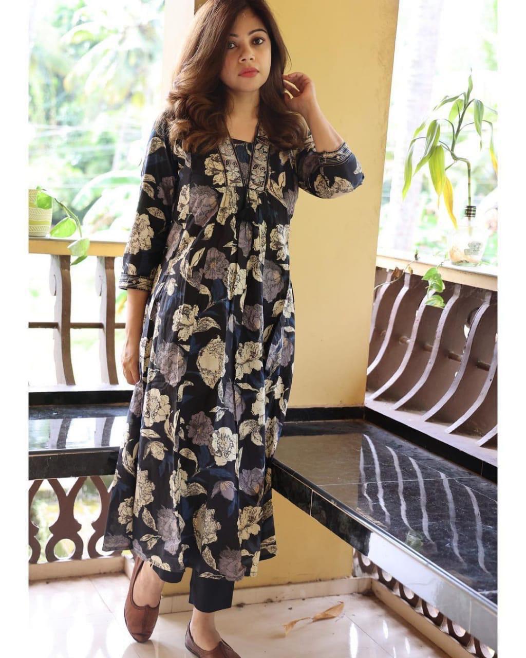 Beautiful Black A Line Saganeri Block Print Kurti With Pant